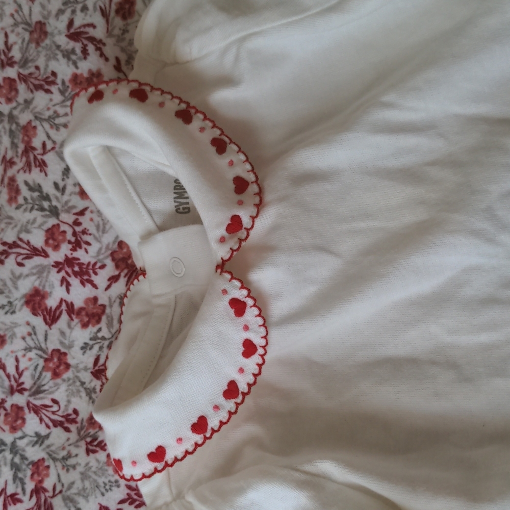 Peter pan collar Valentine heart onesie 12-18 months cream w red and pink detail